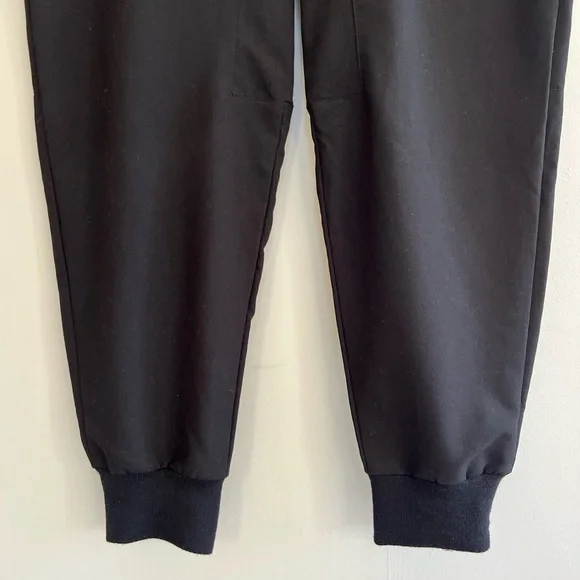 FIGS Tansen 5 Pocket Jogger Scrub Pants in Black, size L - Picture 6 of 10